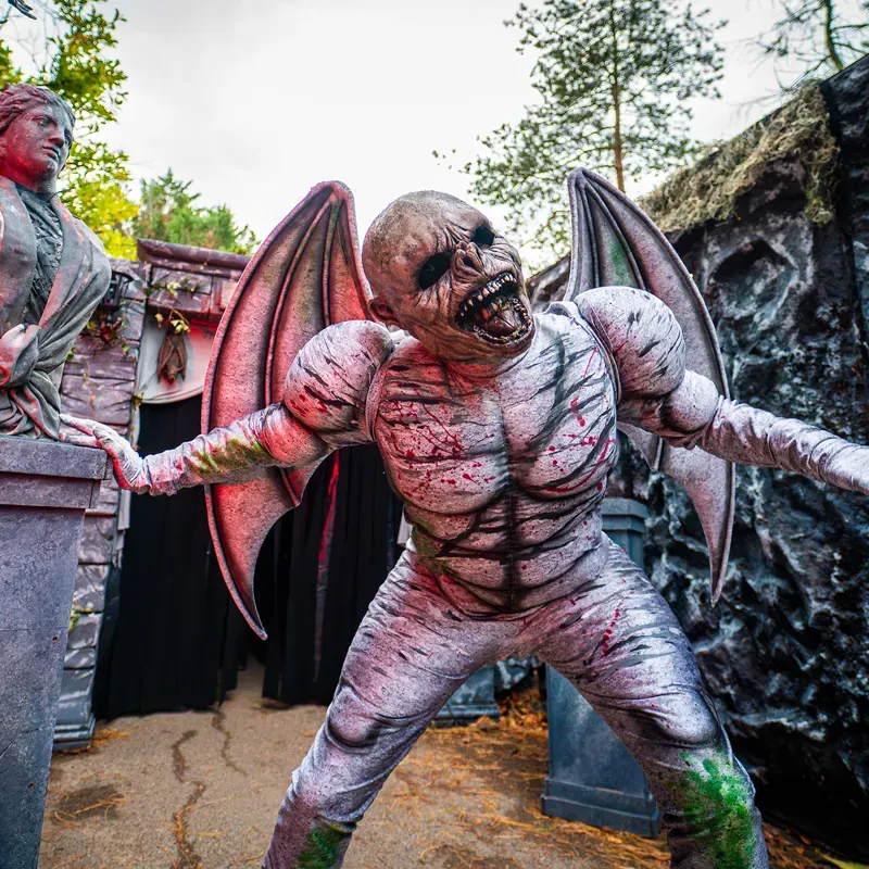 Cwoa Halloween Stone Watchers The Vampires Lair Hero 2