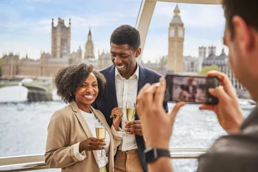 22747 London Eye 1B Champagne Experience Older Couple 080 Rgb Ns