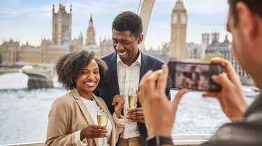 22747 London Eye 1B Champagne Experience Older Couple 080 Rgb Ns