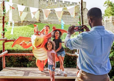 Warwick Zog NK9A2543 RT (1) (1)