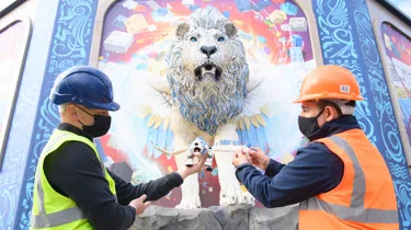 Adding finishing touches to Maximus the Sky Lion LEGO Model in LEGO MYTHICA at the LEGOLAND Windsor Resort